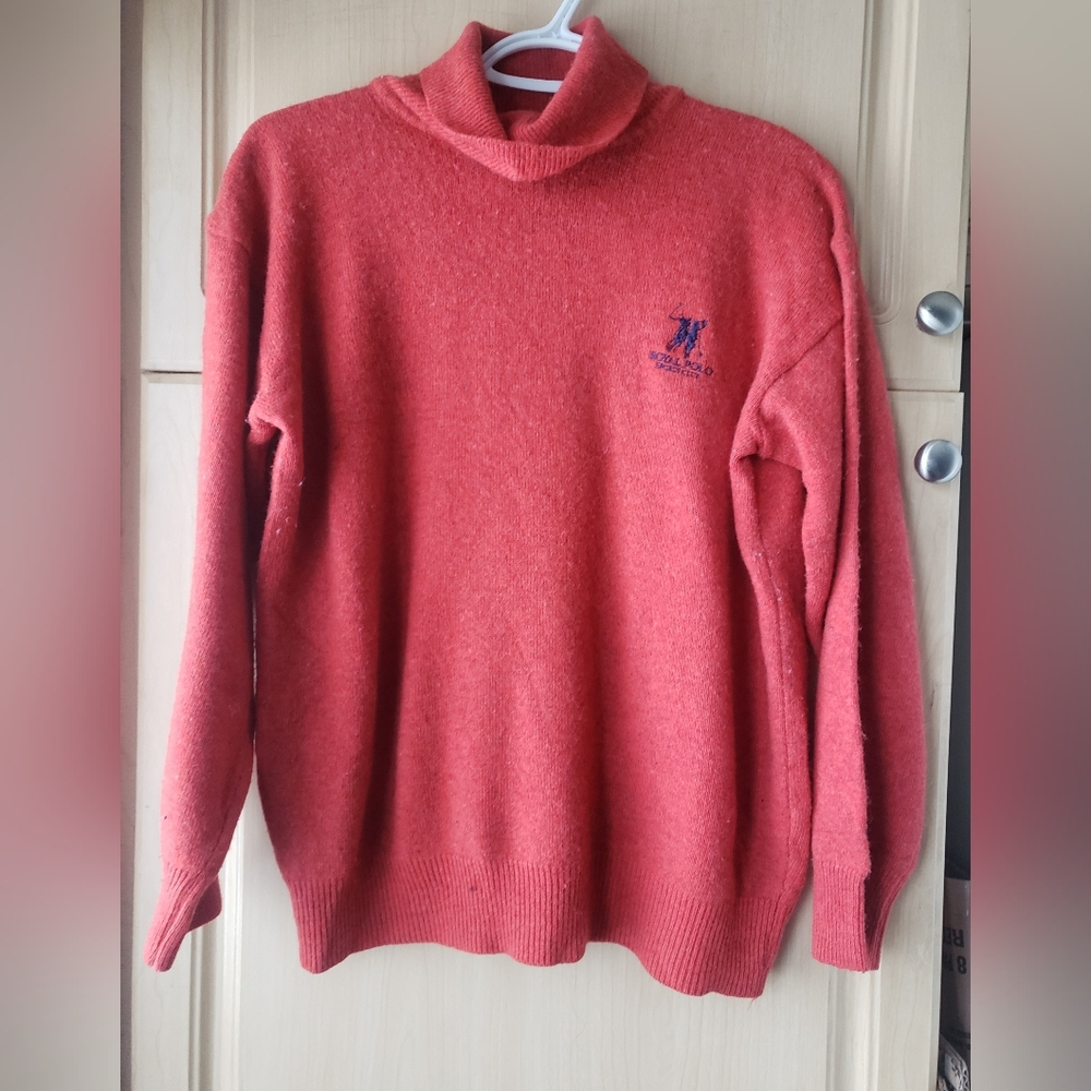 Red Turtleneck Lightweiht Wool Sweater In Burn Orange